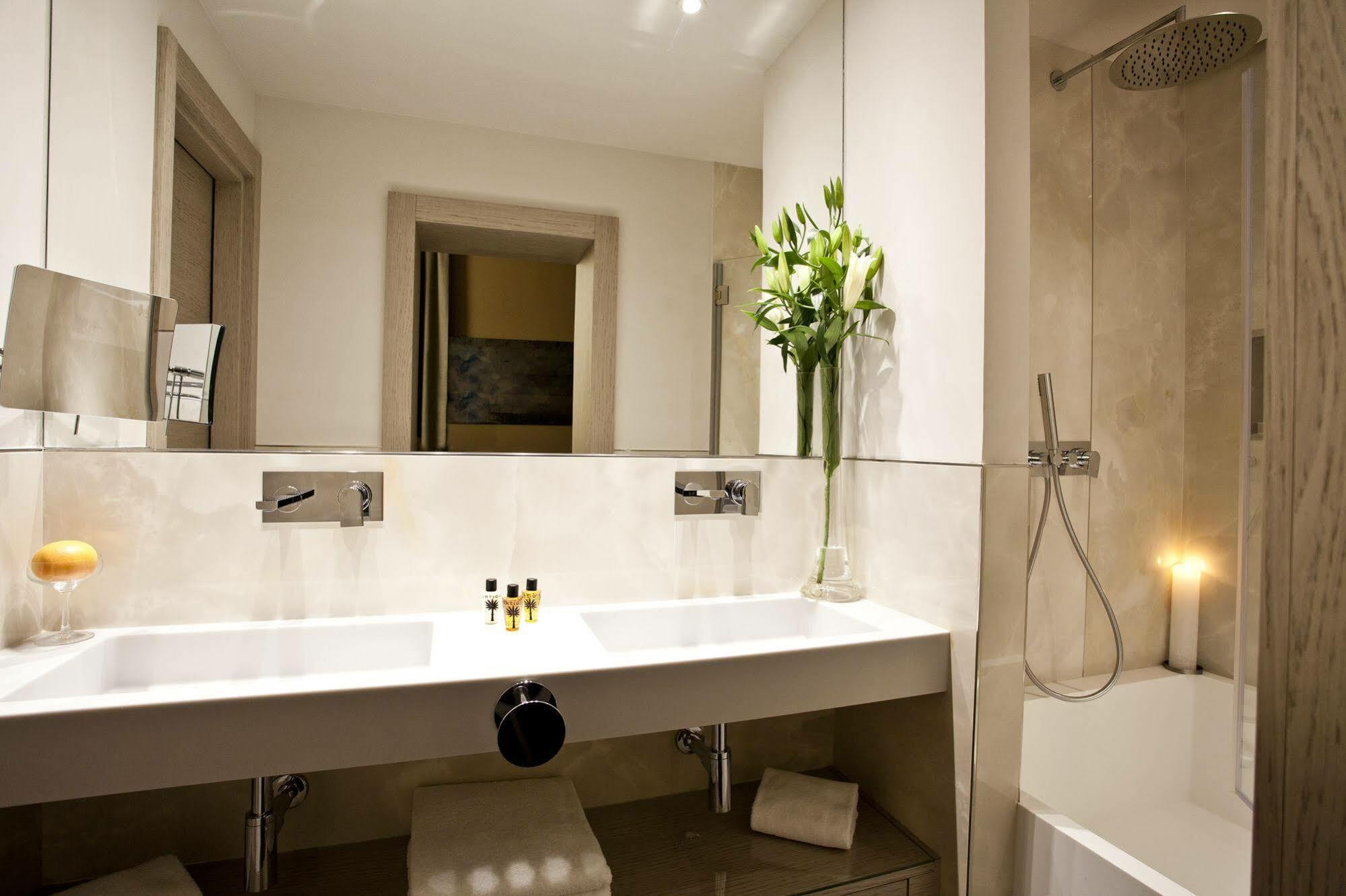 Corso 12 Roma Bed & Breakfast Екстериор снимка